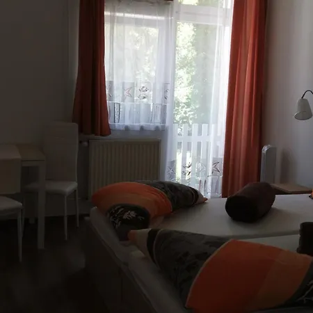 Koezseg Oenkormanyzat - Ifjusagi Szallas