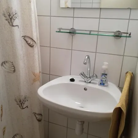 호스텔 Koezseg Oenkormanyzat - Ifjusagi Szallas 티하니