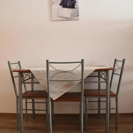 Koezseg Oenkormanyzat - Ifjusagi Szallas 호스텔