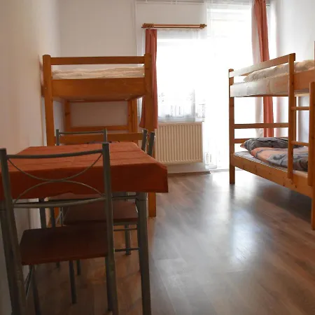 Koezseg Oenkormanyzat - Ifjusagi Szallas *