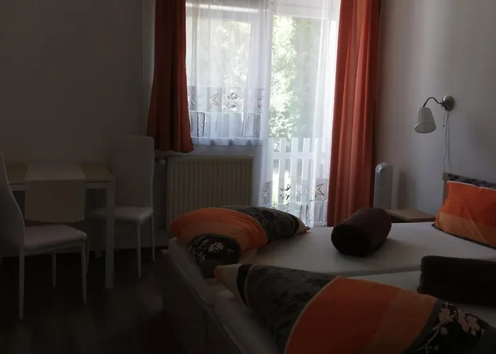 Koezseg Oenkormanyzat - Ifjusagi Szallas
