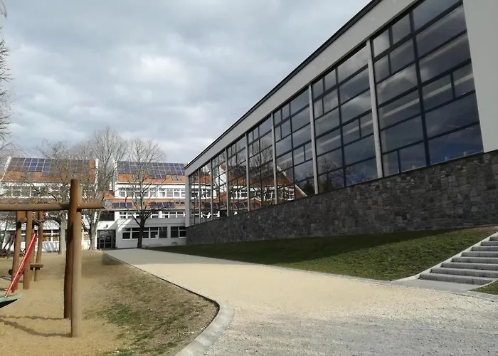 Koezseg Oenkormanyzat - Ifjusagi Szallas Auberge de jeunesse