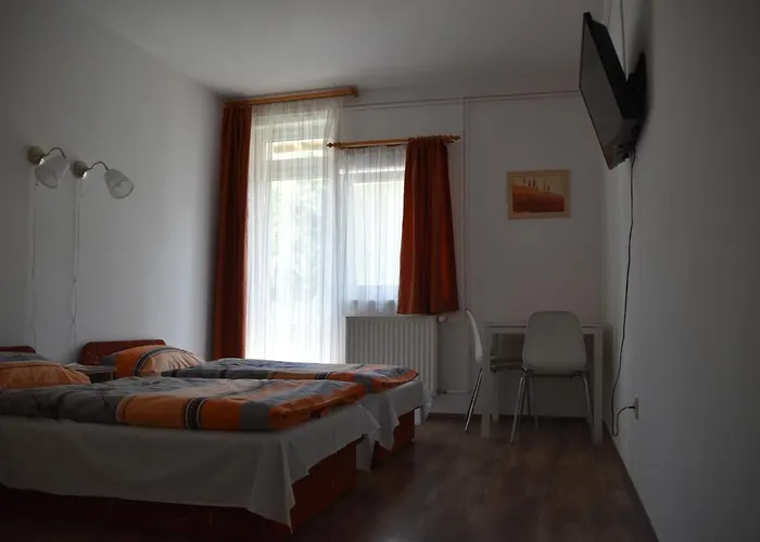Hostel Koezseg Oenkormanyzat - Ifjusagi Szallas