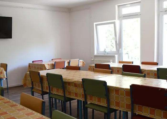 Koezseg Oenkormanyzat - Ifjusagi Szallas Auberge de jeunesse *